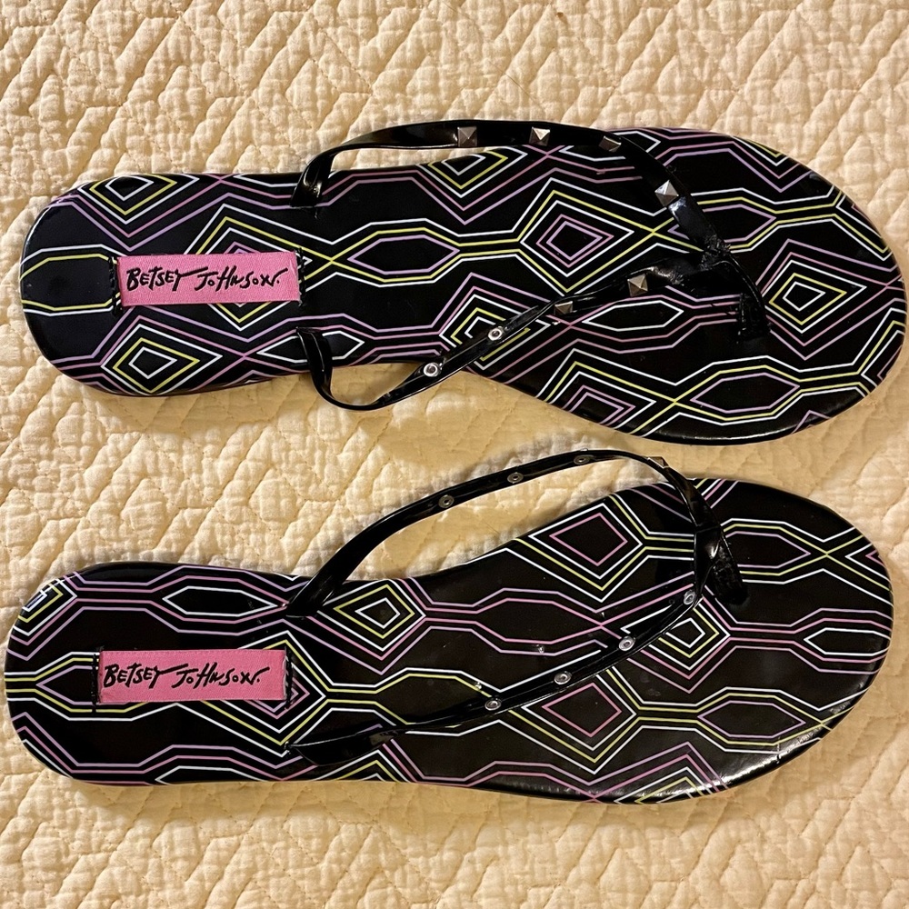🆕 Betsey Johnson slip-on sandals, ladies large 9-10